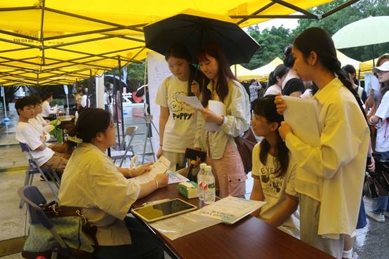 说明: I:\管媒学院\2024\2024春\20-新媒体工作\2024.5.11双选会\IMG_1244.jpg